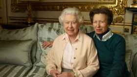 La princesa Ana e Isabel II en una imagen compartida por la Casa Real británica.