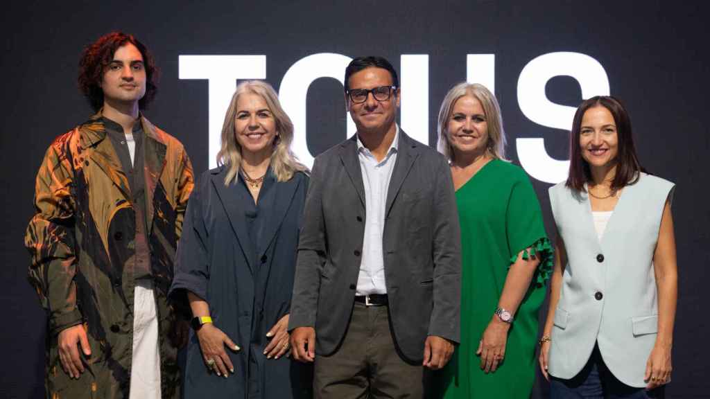Israel Roca, director de diseño; Alba Tous, presidenta de Tous; Carlos Soler Duffo, CEO de Tous; Rosa Tous, vicepresidenta; y Ana Sió, directora de marca.