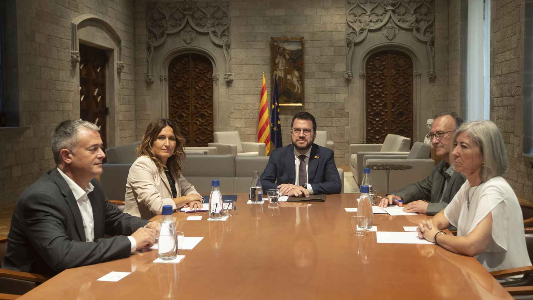 Pere Aragonès reunido con los líderes de las principales asociaciones civiles independentistas.