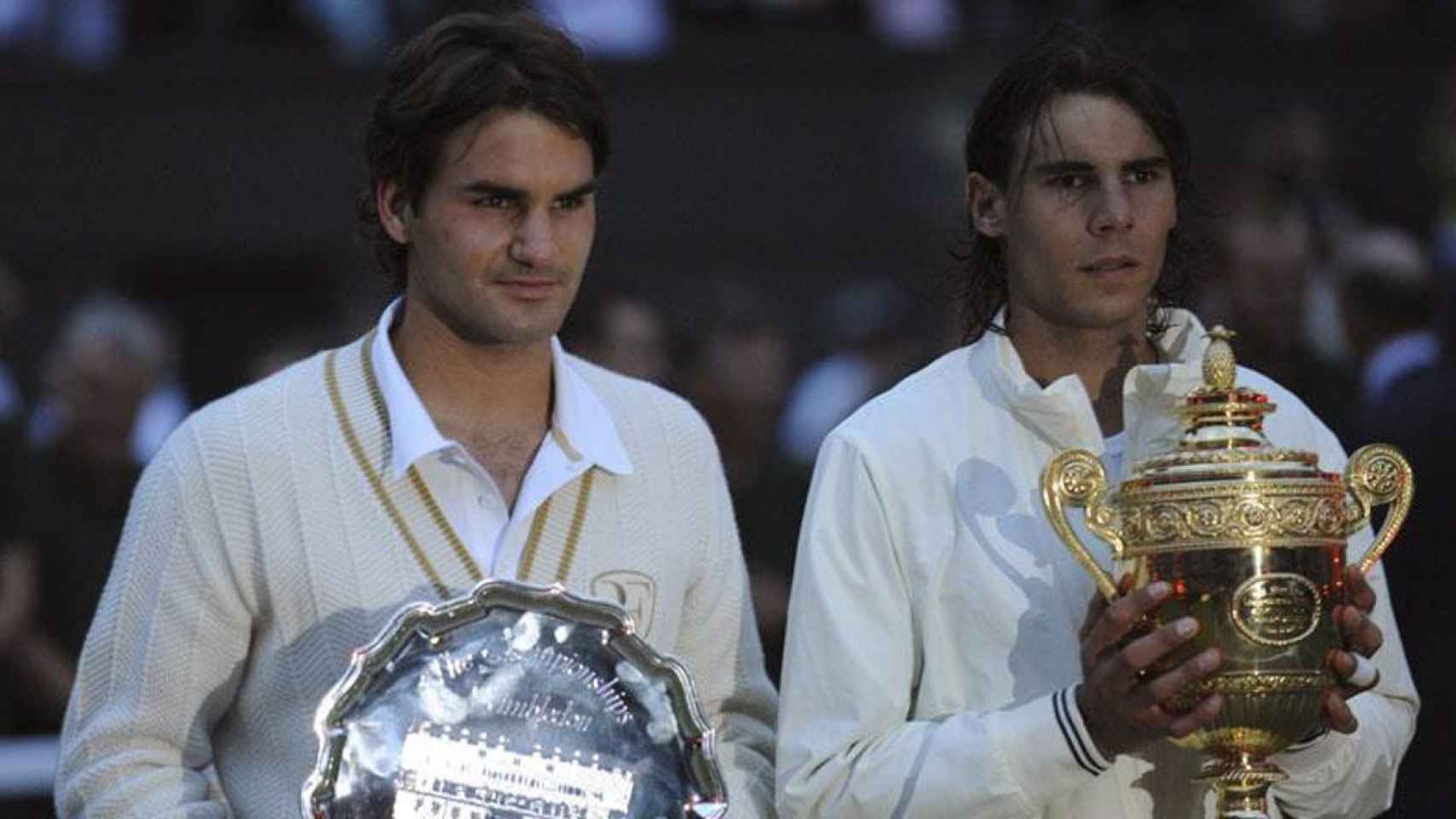 Roger Federer y Rafa Nadal en la final de Wimbledon 2008