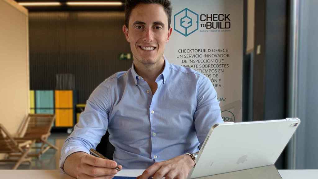 Alejandro Ruiz es el fundador y CEO de Checktobuild.