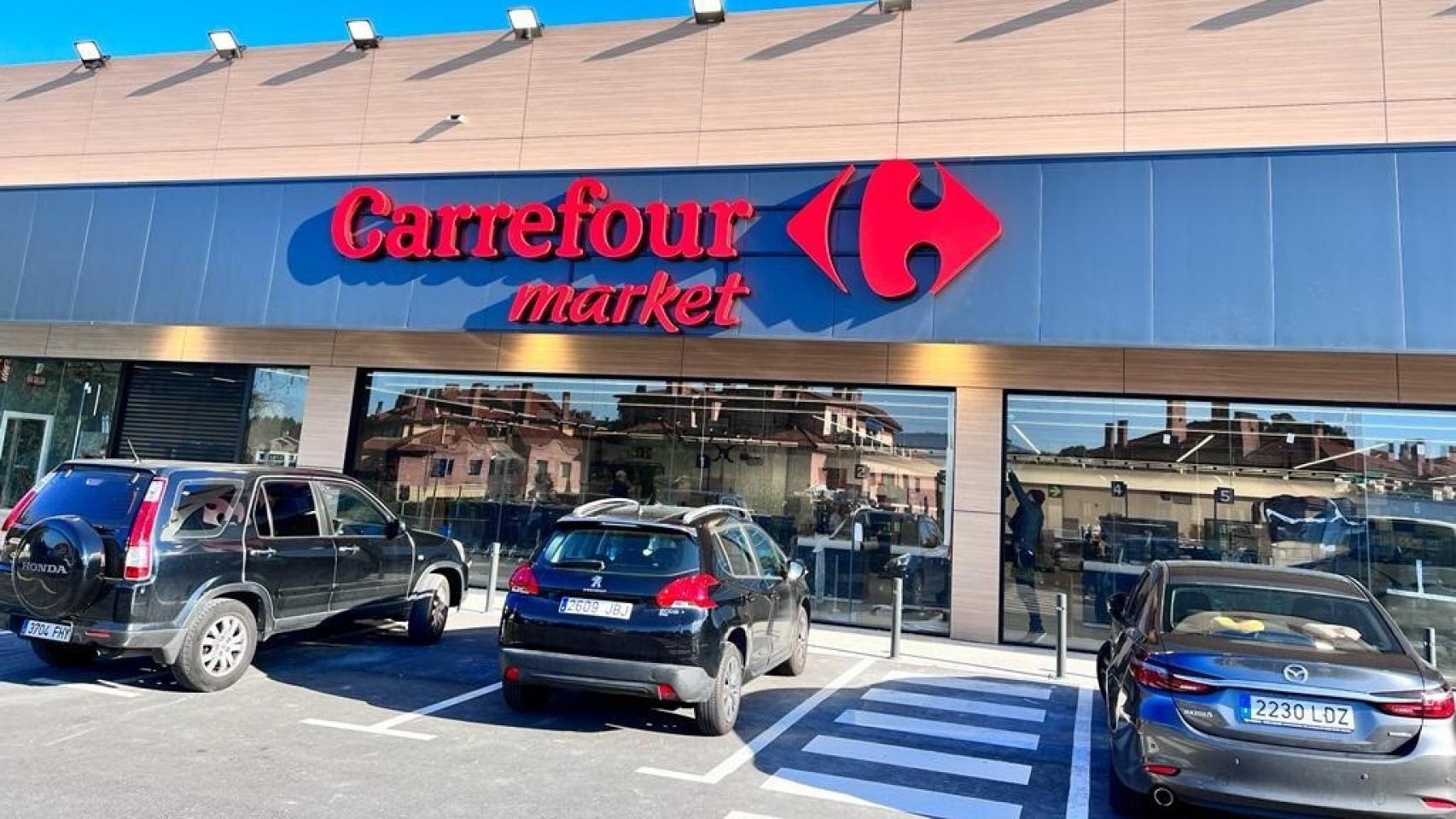 omitir Promover director Carrefour tira la casa por la ventana con sus zapatillas de estar en casa:  cuestan 2,99 euros