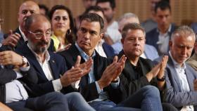 Pedro Sánchez, entre Javier Lambán (Aragón), Emiliano García Page (Castilla-La Mancha) y Ángel Víctor Torres (Canarias).