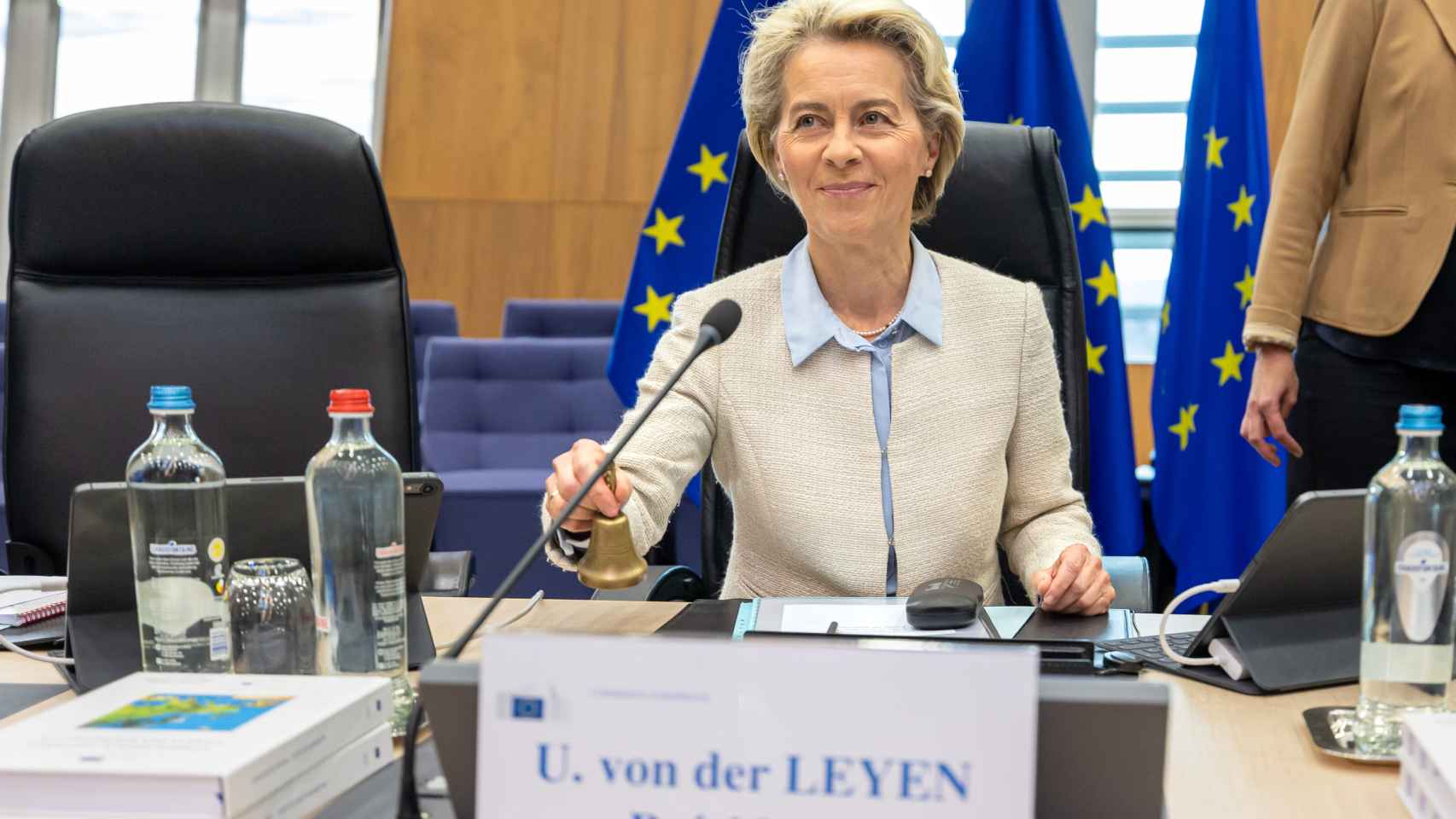 La presidenta de la Comisión Europea, Ursula von der Leyen, durante la reunión extraordinaria de este domingo