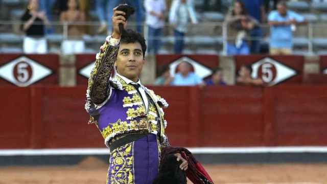 El mexicano Leo Valadez cortó una oreja al sexto que le abrió la Puerta Grande