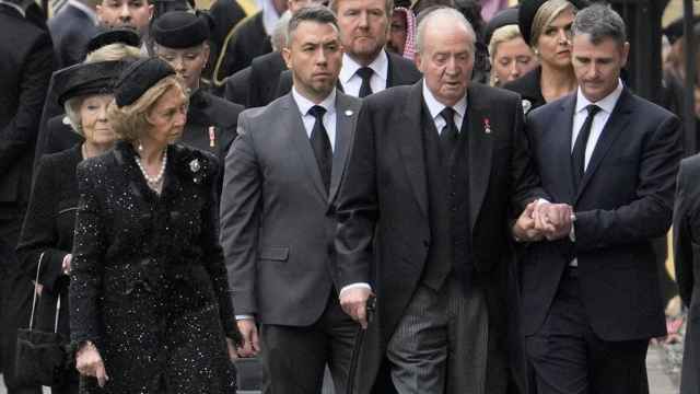 Doña Sofía en su llegada al funeral de la Reina Isabel II