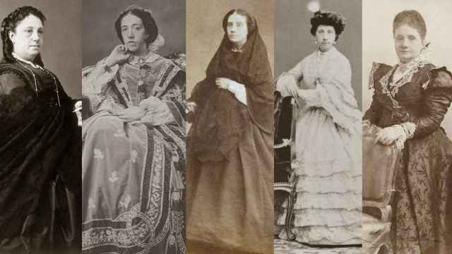 De izda. a dcha.: Luisa, Cristina, Isabel, Josefa y Amalia, infantas de España retratadas en el libro.