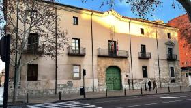 Fachada de la Real Academia de Medicina y Cirugía de Valladolid