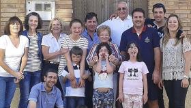 Darío con parte de su familia en Bolaños de Campos