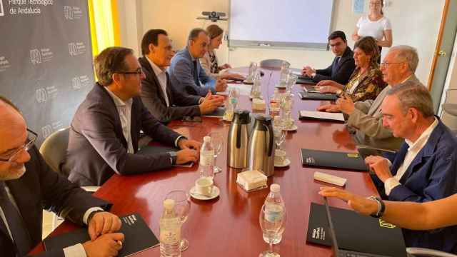 Reunión del consejero José Carlos Gómez Villamandos con el director general de Málaga TechPark y representantes de Innova IRV.