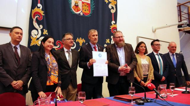 Imagen de la firma del acta fundacional.