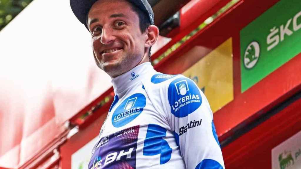 Victor Langelotti, con el maillot de líder de la montaña en La Vuelta