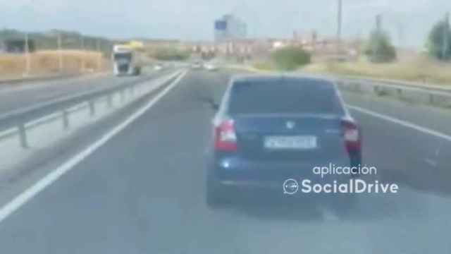 Se hace viral la actitud temeraria de un conductor en Toledo: Vaya kamikaze