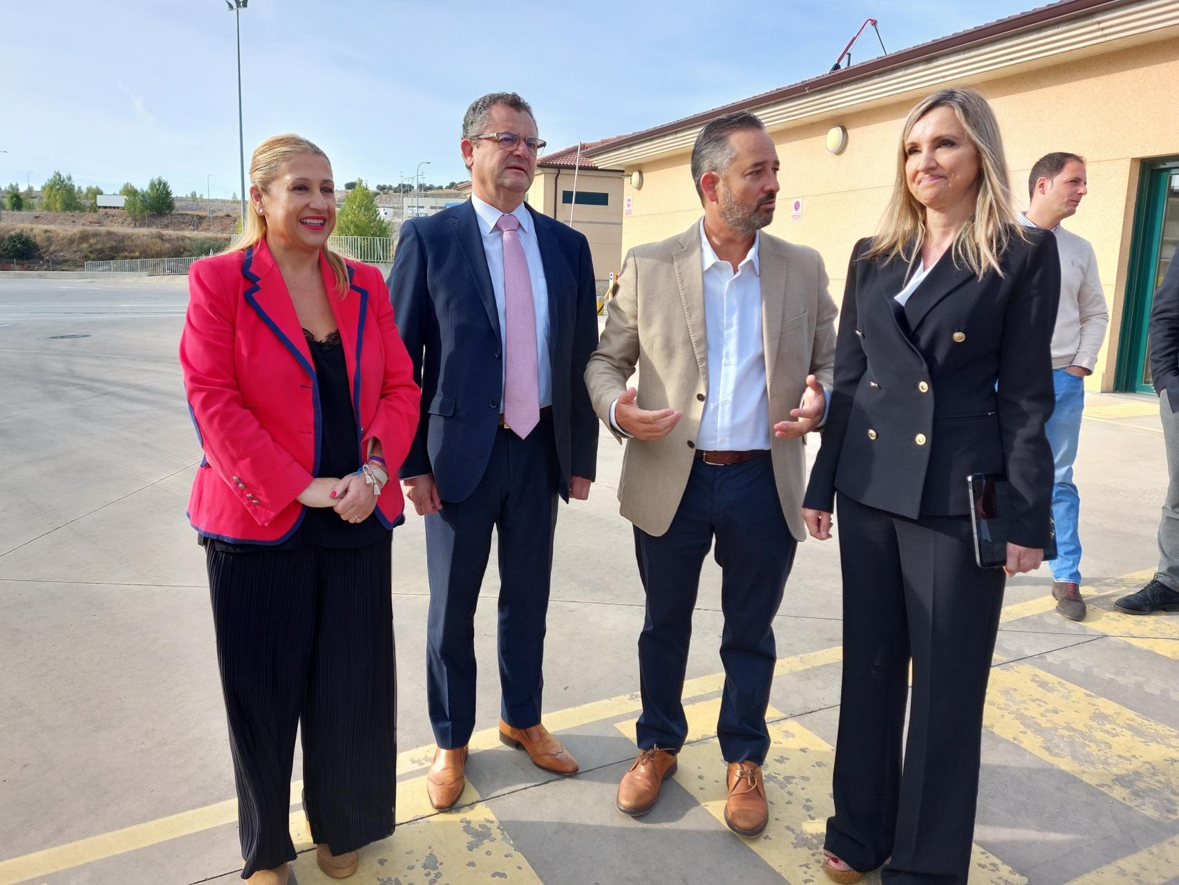 El consejero de Agricultura, Ganadería y Desarrollo Rural, Gerardo Dueñas, visita las instalaciones de la sociedad cooperativa Copiso.