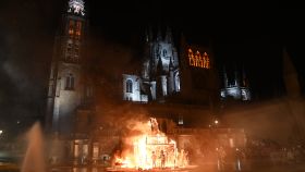 Cremá de la falla en la catedral de Burgos