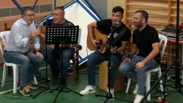 Patxi López y David Gago cantando en Zamora