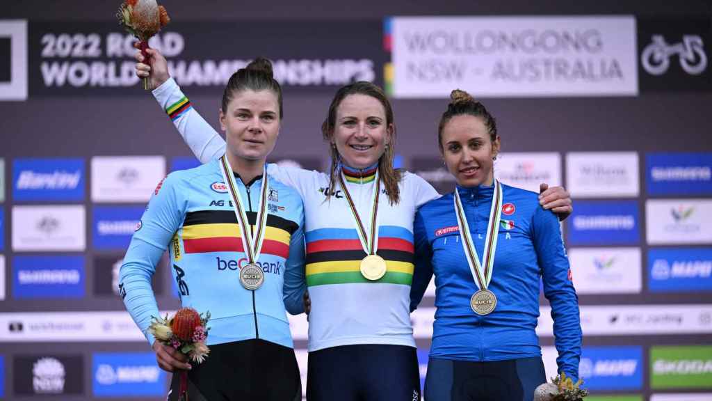 Lotte Kopecky, Van Vleuten y Silvia Persico en el podio del Mundial de Wollongong