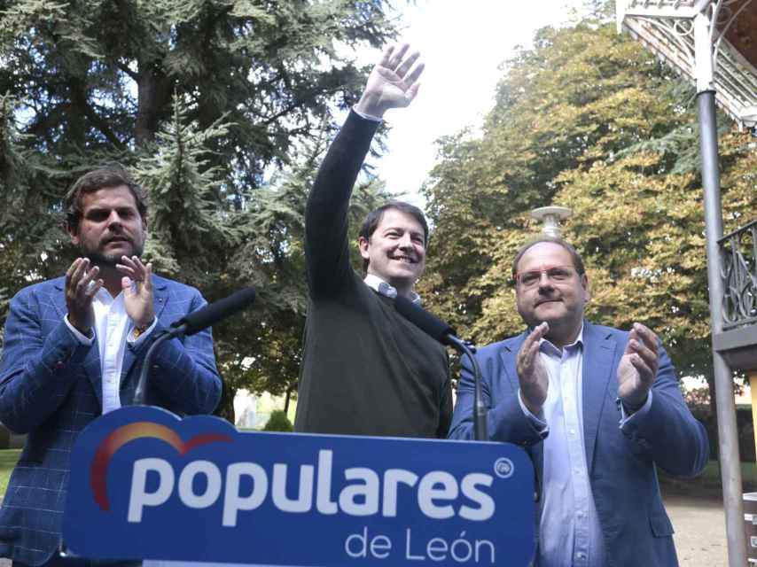 El presidente de la Junta, Alfonso Fernández Mañueco, durante el mitin del PP de León de este domingo.