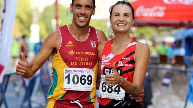 Rubén Sánchez y Gema Martín, ganadores de la Media Maratón Ciudad de Valladolid, este domingo.