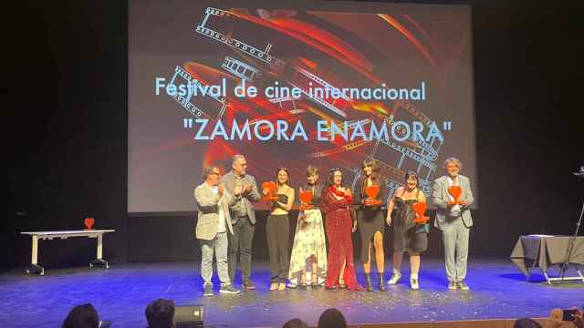 Entrega de premios en el I Festival de Cine de Comedia Zamora Enamora.