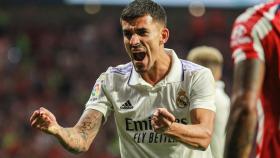 Dani Ceballos, celebrando la victoria del Real Madrid en el derbi contra el Atlético