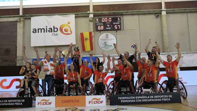 El BSR Amiab Albacete celebra su victoria en la Supercopa de España.
