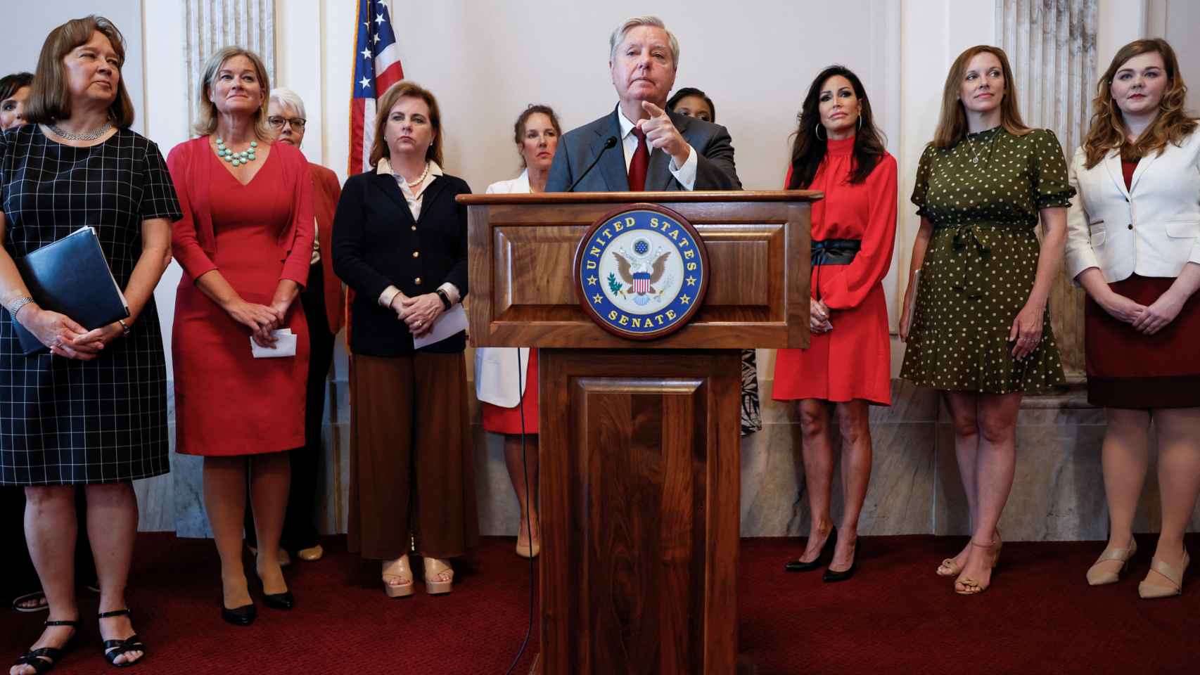 El senador republicano Lindsey Graham anuncia una ley que restringe el derecho al aborto.