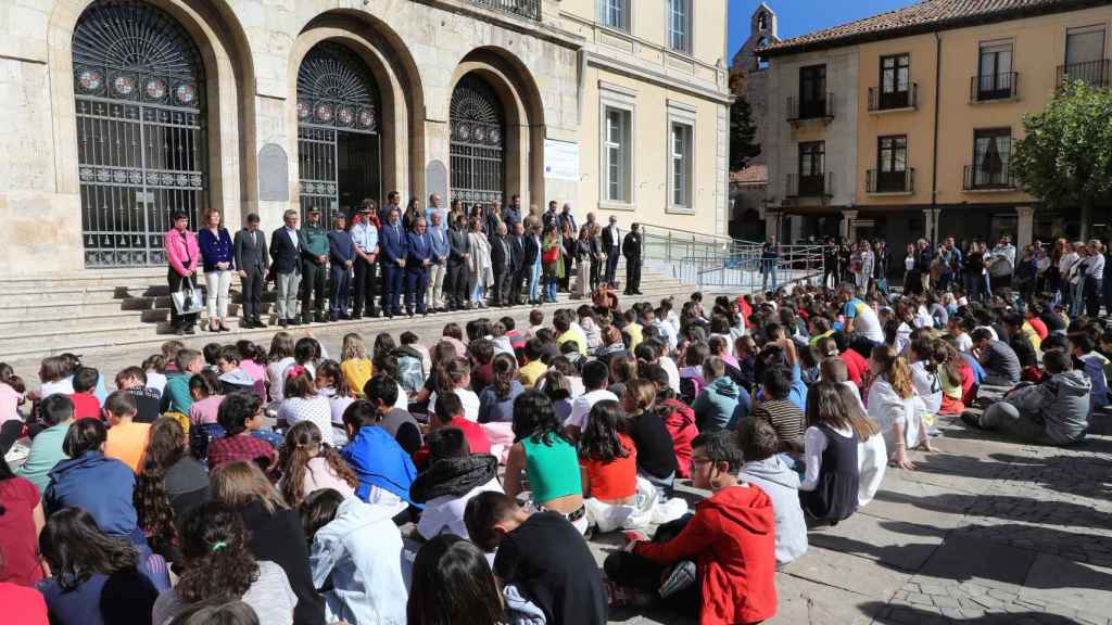 Concentración de repulsa por el asesinato machista en Palencia