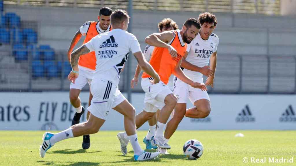 Los jugadores del Real Madrid, durante un entrenamiento en Valdebebas