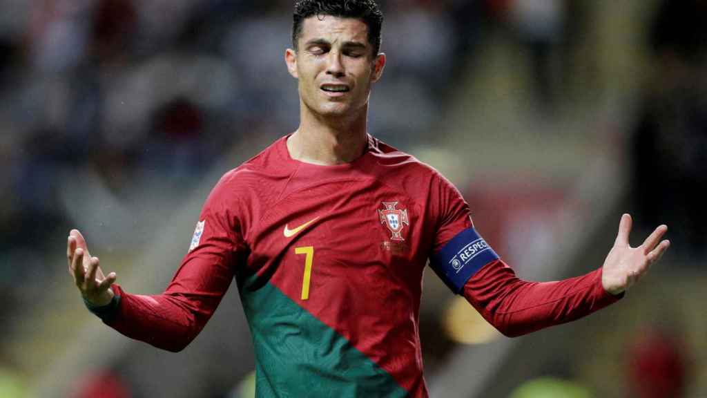 Cristiano Ronaldo se lamenta durante el España - Portugal.