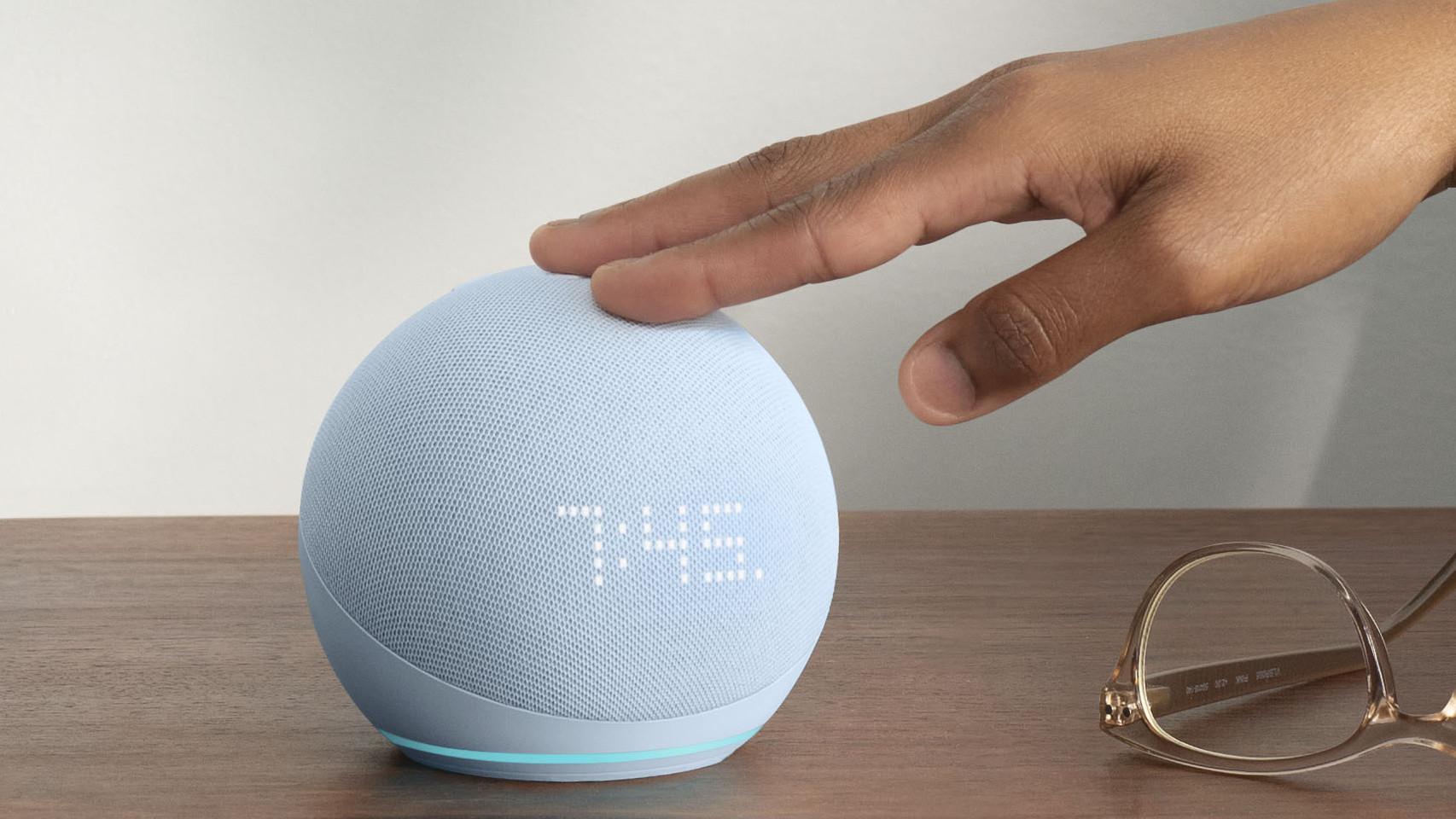 Echo Dot, Bocina Inteligente con reloj y Alexa, Azul, 4Gen