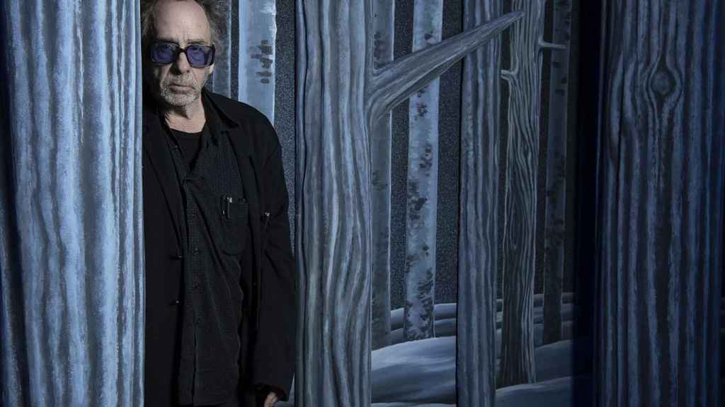 Tim Burton está en Madrid para presentar una exposición que celebra sus 40 años de carrera.