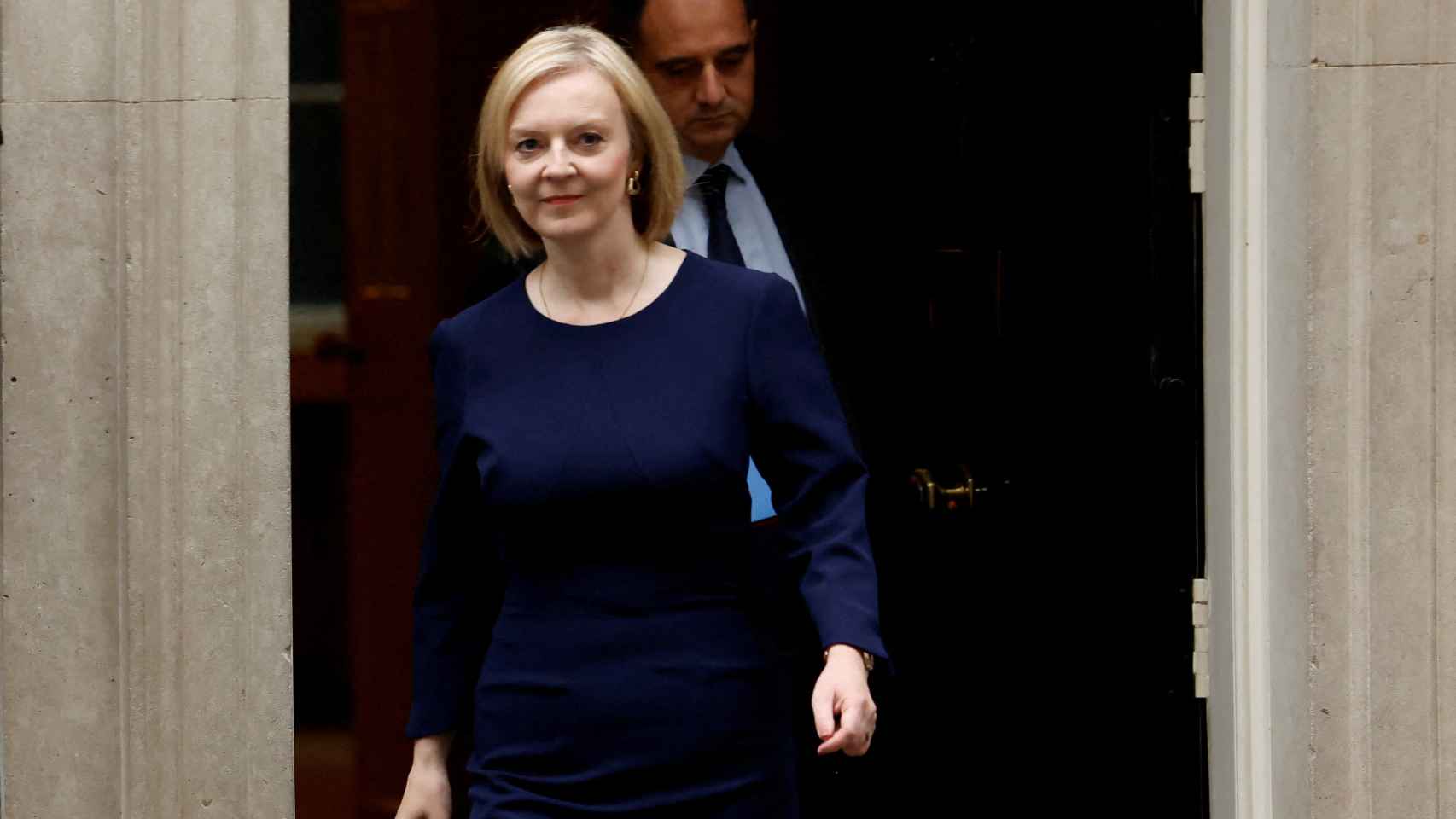 Liz Truss sale de Downing Street en una imagen del pasado 23 de septiembre.