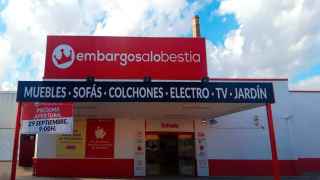 Abre en Tomelloso (Ciudad Real) una tienda que ofrece muebles desde un euro