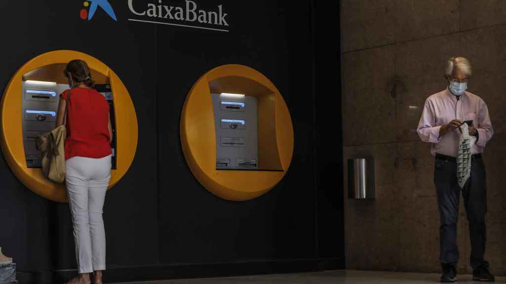 Cajeros de CaixaBank.