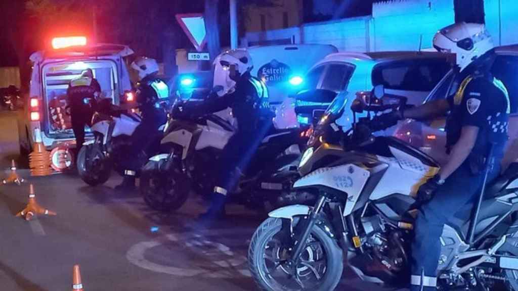 Varios agentes de la Policía Local de Ciudad Real durante un control de tráfico.