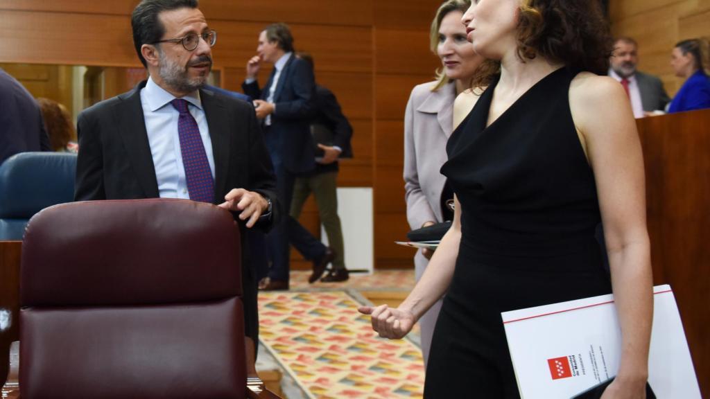 El consejero de Economía de la Comunidad de Madrid, Javier Fernández-Lasquetty, junto a Isabel Díaz Ayuso.