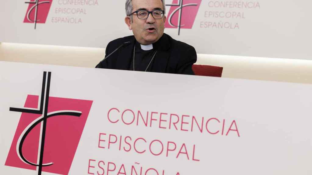 El secretario general y portavoz de la Conferencia Episcopal Española Luis Argüello. este jueves.