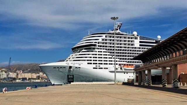 El Puerto de Málaga recibe por primera vez a MCS Meraviglia.