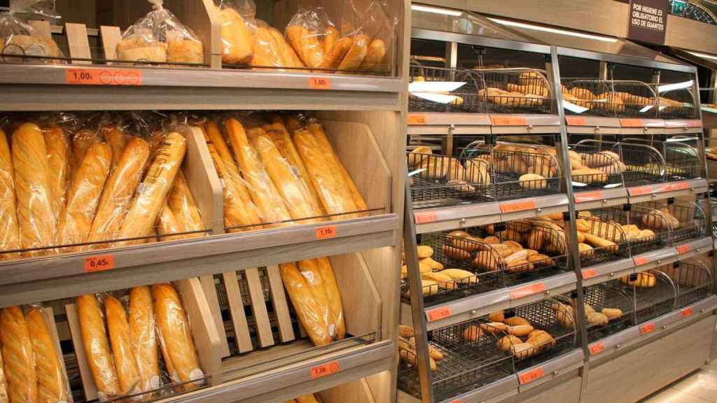 Los productos de panadería de un supermercado de Mercadona.