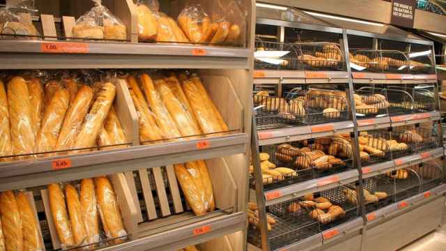 La OCU ha dado las claves para saber cómo detectar cuando el pan es congelado.