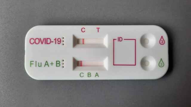 El dispositivo de prueba del nuevo test de detección de Covid-19 y gripe con doble resultado negativo.
