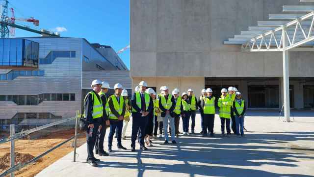 Las autoridades han visitado este viernes las obras del nuevo hospital de Cuenca.