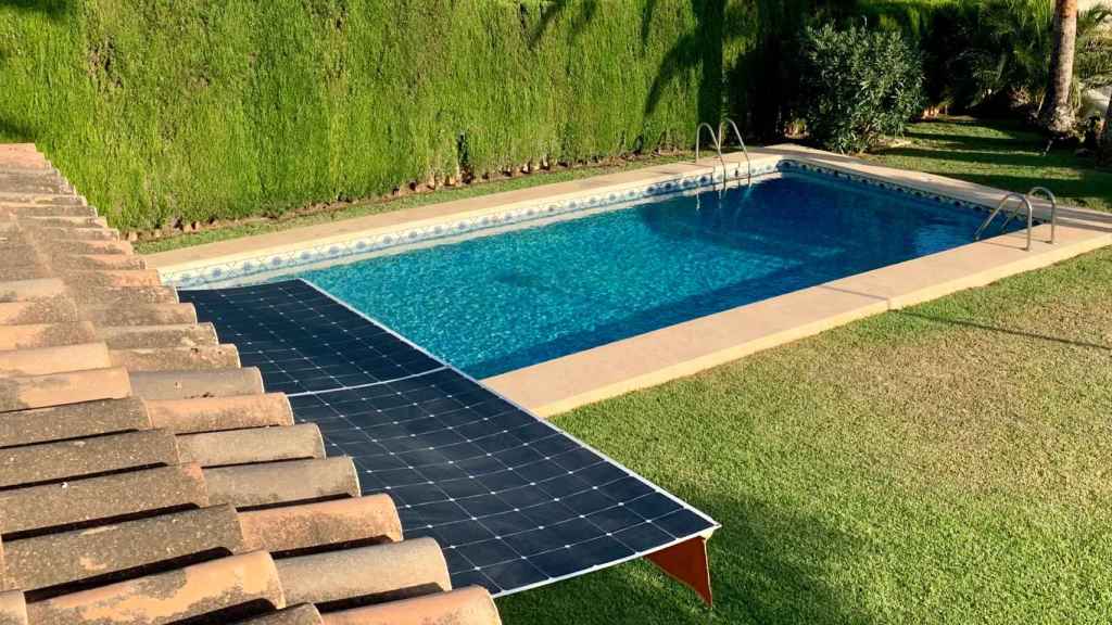 La flexibilidad de los paneles solares permite utilizarlos en toldos