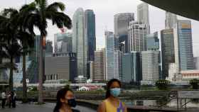 Ciudadanos con mascarillas en Singapur.