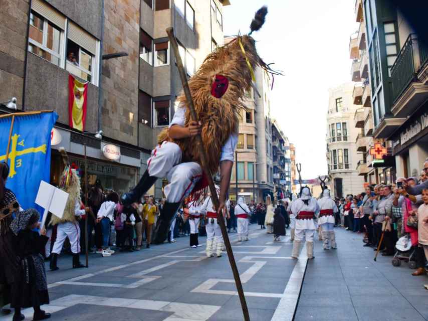 Las máscaras llenan las calles de Zamora de música y tradición