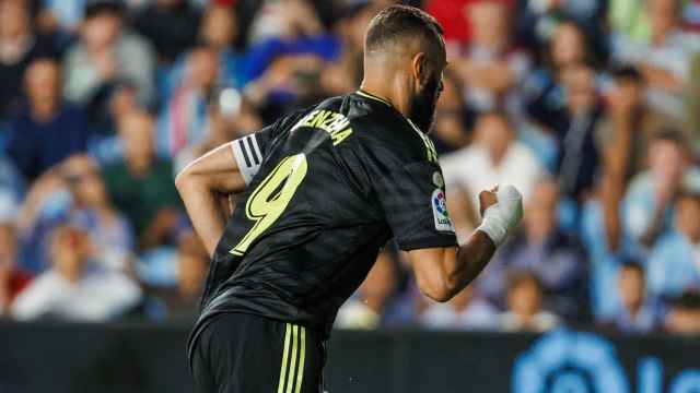 Karim Benzema celebra un gol con el Real Madrid