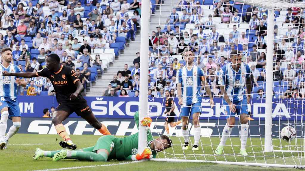 El Valencia celebra el gol en el último minuto contra el Espanyol