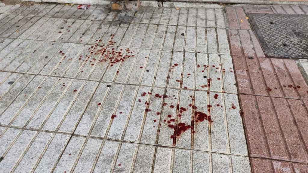 Restos de sangre en el lugar del suceso en Fuenlabrada.