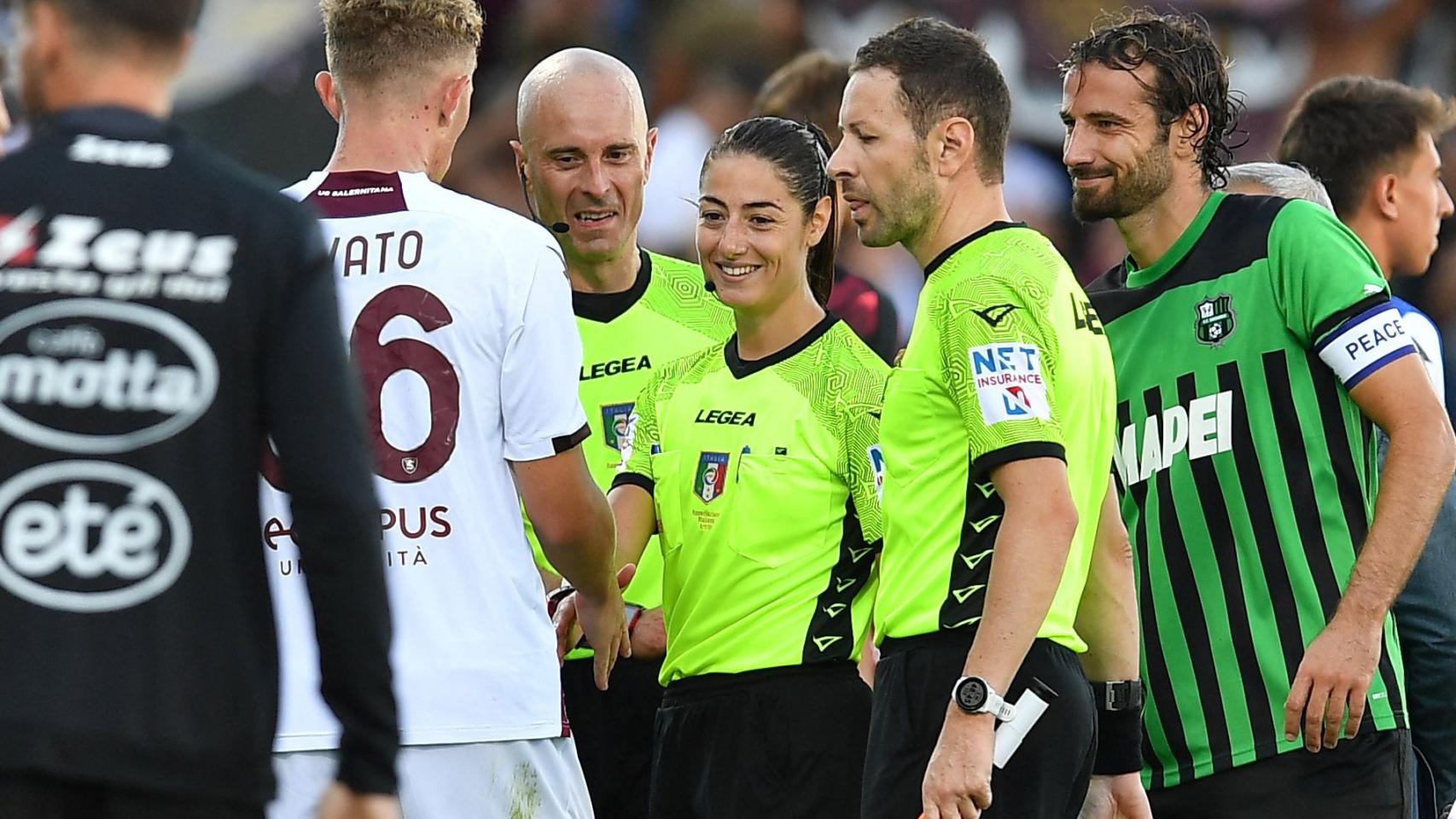 Otra mujer debuta como árbitra central en el fútbol de Primera División  Profesional uruguayo masculino; conocé su historia